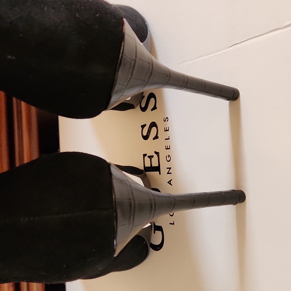 Guess Suede Stiletto Scrunched Booties. Backy - Picture 7 of 16